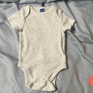 Old Navy Heather Gray Ribbed Baby Bodysuit